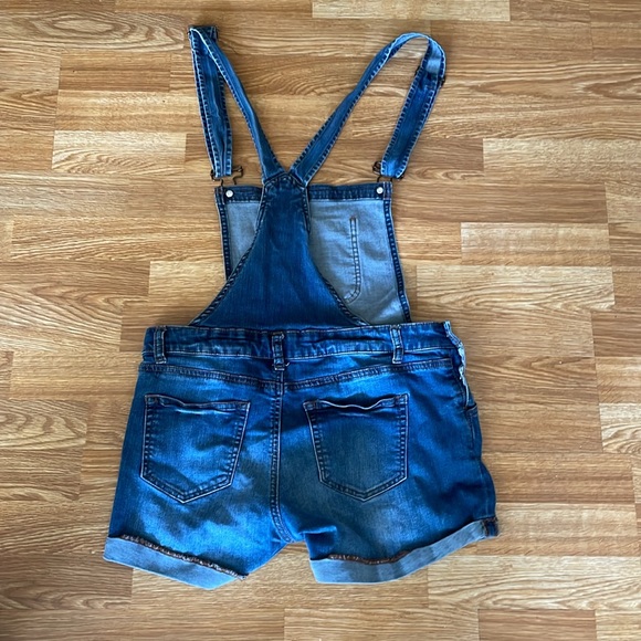 Wax Jean distressed short overalls - Picture 5 of 5